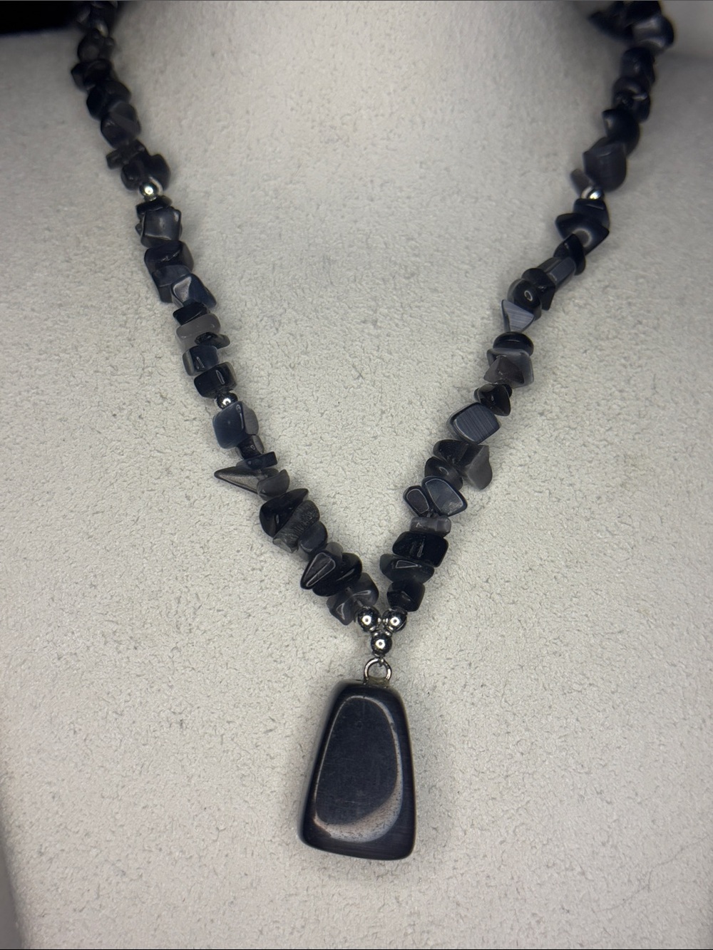 Black simulated cats eye Stone Chip Necklace with Pendant - Women Jewelry